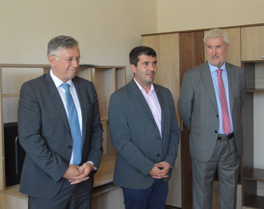 Fecskelakások átadása 20